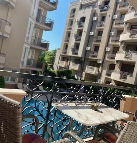 Dawn Park Deluxe Aparthotel