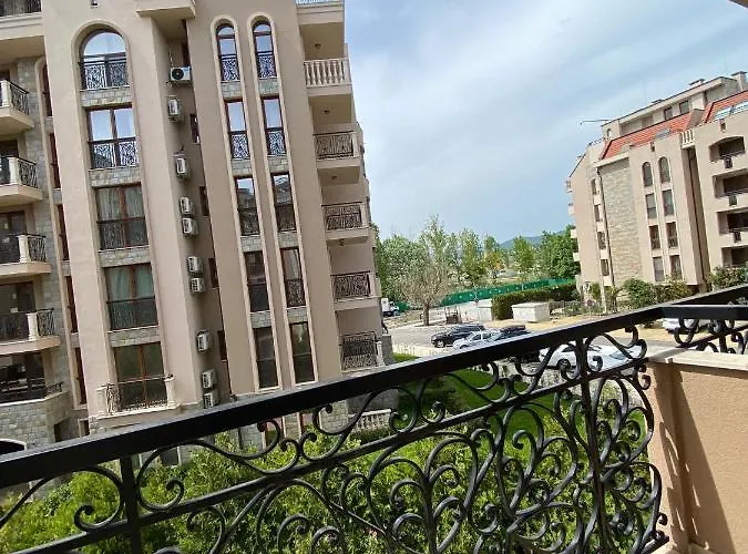 Aparthotel Dawn Park Deluxe 3*