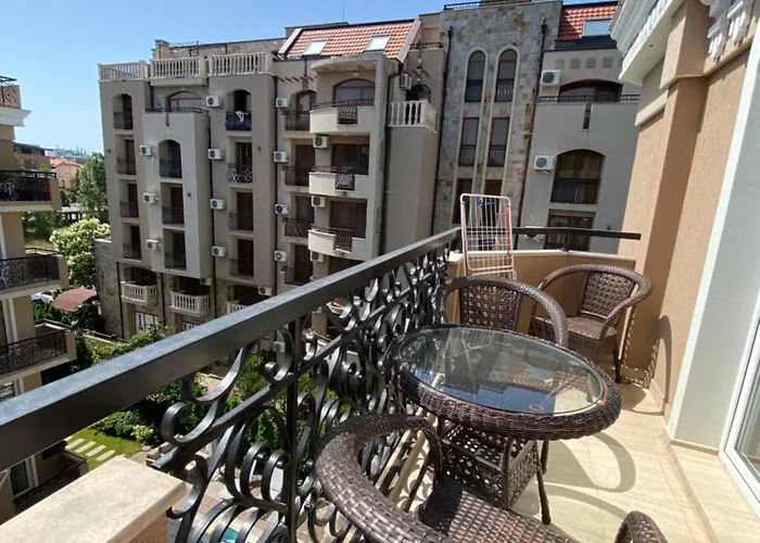 Aparthotel Dawn Park Deluxe 3*