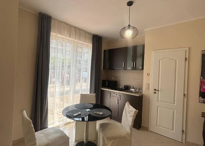 Dawn Park Deluxe Aparthotel 3*