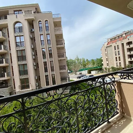 Hotel de apartamente Dawn Park Deluxe 4*