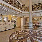 Dawn Park Deluxe Aparthotel