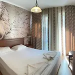 Dawn Park Deluxe Aparthotel