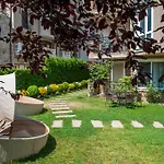 Dawn Park Deluxe Aparthotel