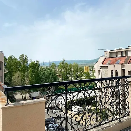 Dawn Park Deluxe Ξενοδοχείο με διαμερίσματα