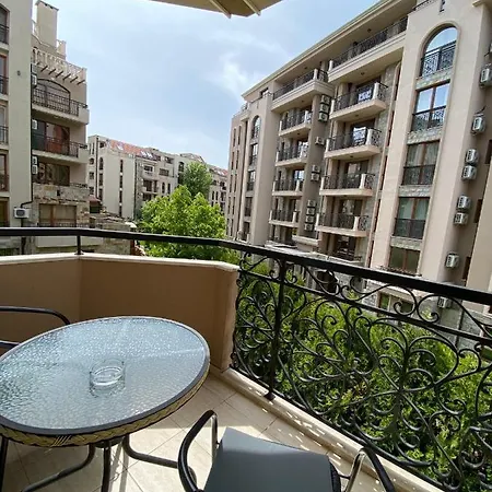 Dawn Park Deluxe ساني بيتش