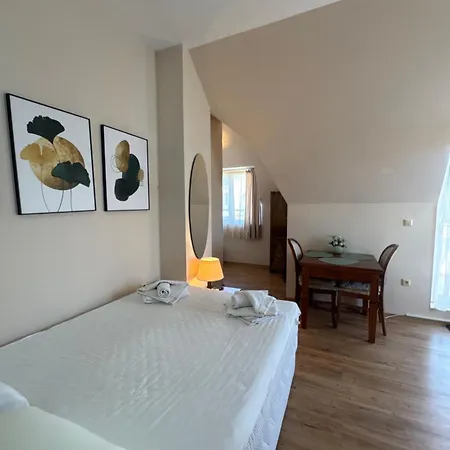 Апартхотел Dawn Park Deluxe 3*