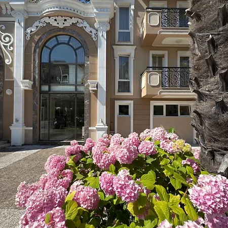 Апартхотел Dawn Park Deluxe 3*