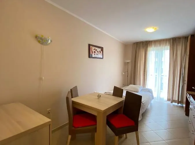 Hotel de apartamente Dawn Park Deluxe 4*