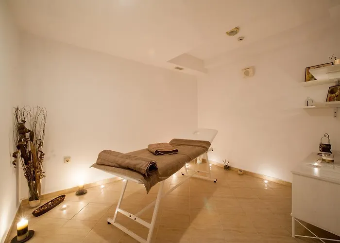 黎明公园豪华公寓式酒店 3* 阳光海滩