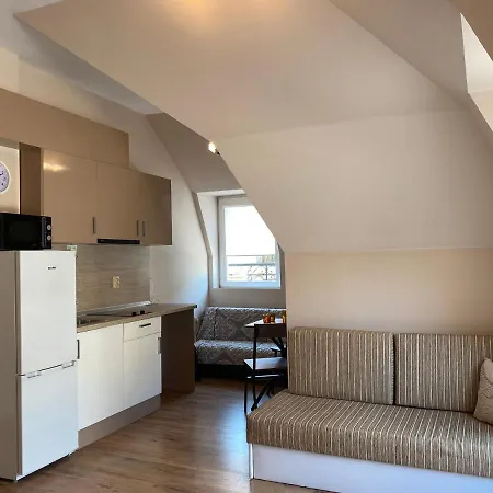 アパートホテル Dawn Park Deluxe サニービーチ