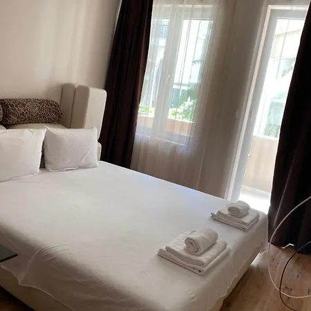 Dawn Park Deluxe Aparthotel