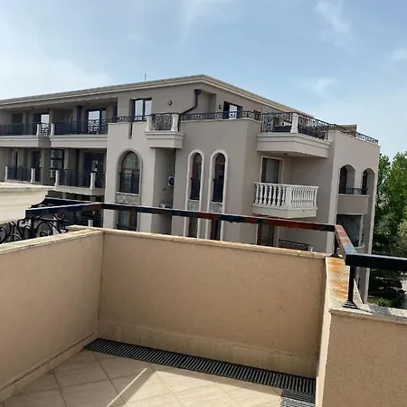 アパートホテル Dawn Park Deluxe