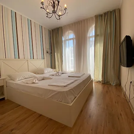 Dawn Park Deluxe Aparthotel